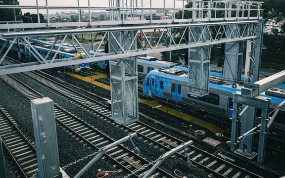 Rząd przeznaczy 610 mld zł na kolej. Polacy zyskają nowoczesną sieć transportową.