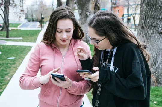 Brytyjski zakaz social mediów. Młodzież poniżej 16 lat bez dostępu.