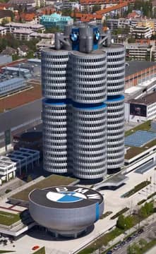 BMW ogłasza restrukturyzację. 8 tys. pracowników straci pracę do 2027.