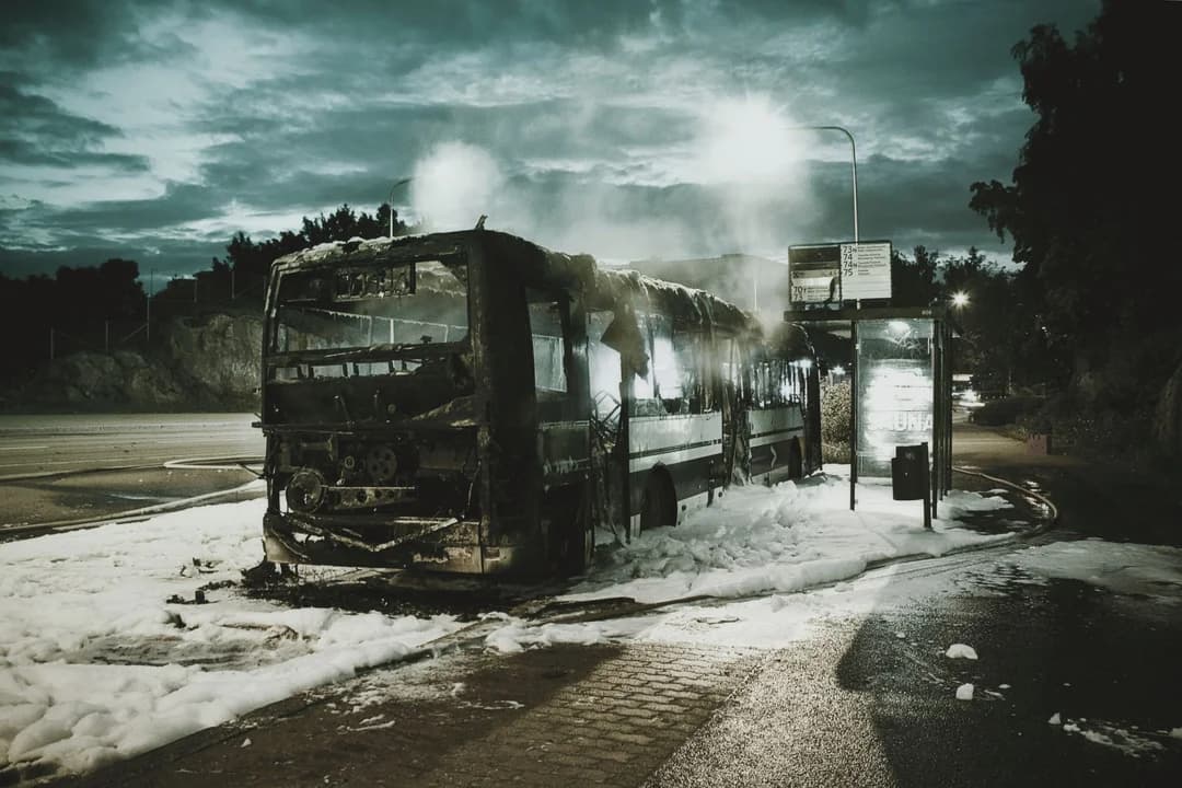 Wypadek autobusu we Wrocławiu. Śledztwo prokuratury i odpowiedzialność OC