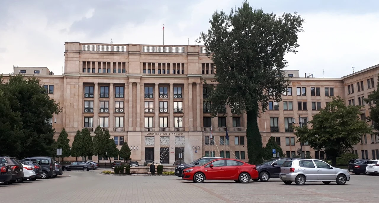 Nowa akcyza na e-papierosy. Użytkownicy zapłacą więcej od 2027 roku.