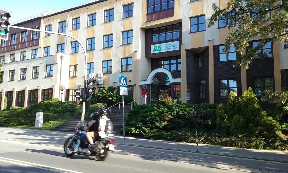 ZUS wprowadza nowe legitymacje. Emeryci i renciści zyskają cyfrowy dokument