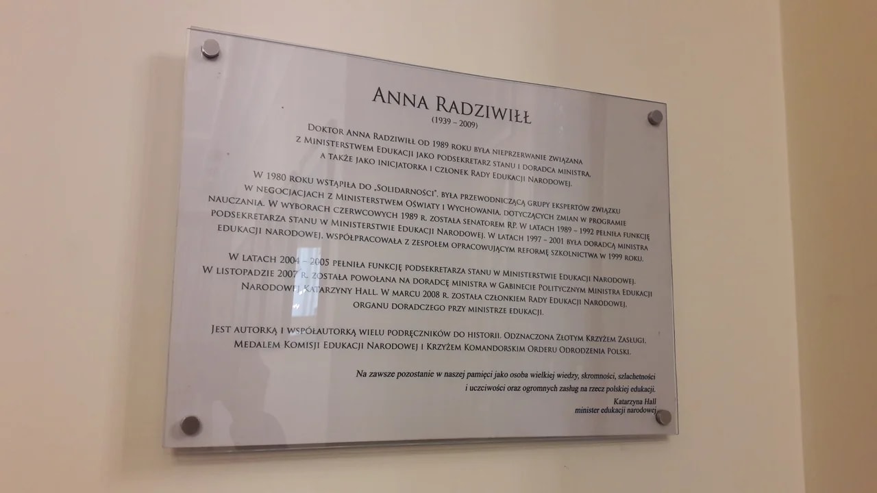 Nowelizacja Prawa oświatowego. Szkoły podstawowe zakazują telefonów od 2026